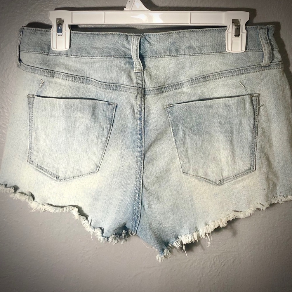 Shorts - Picture 3 of 6